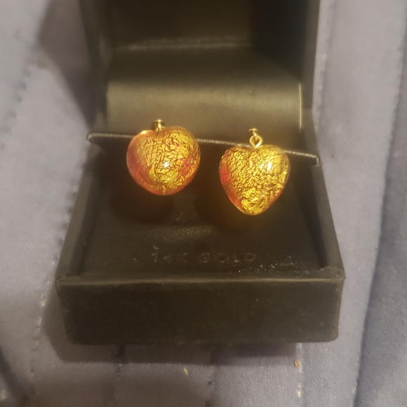 Heart shaped 14 k ruby earrings - Picture 2 of 2